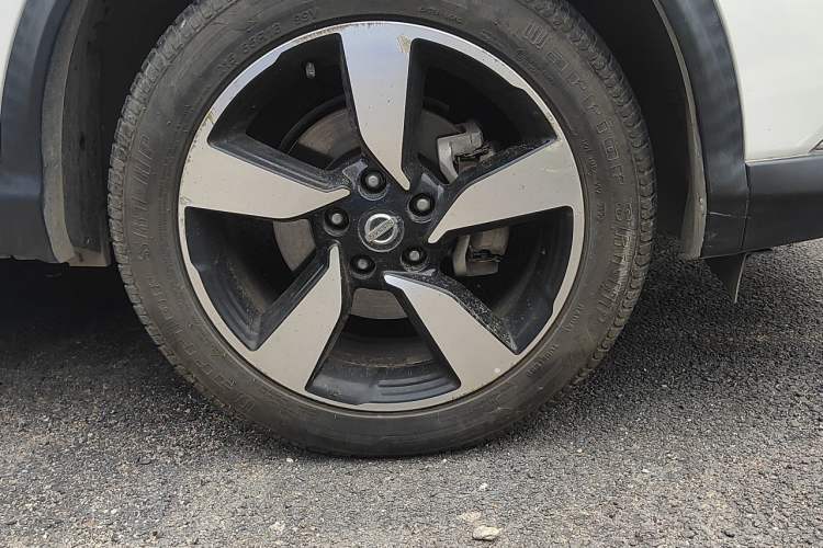 Used Nissan Qashqai 2017 2.0L CVT Luxury Edition China VI Standard Right Front Wheel Hub