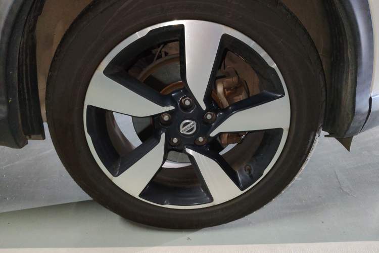 Used Nissan Qashqai 2017 2.0L CVT Luxury Edition China V Standard Right Front Wheel Hub