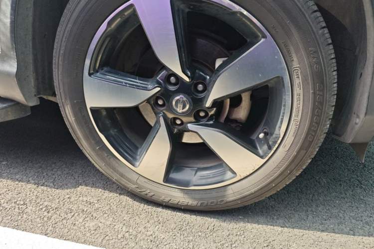 Used Nissan Qashqai 2017 2.0L CVT Luxury Edition China V Standard Right Front Wheel Hub