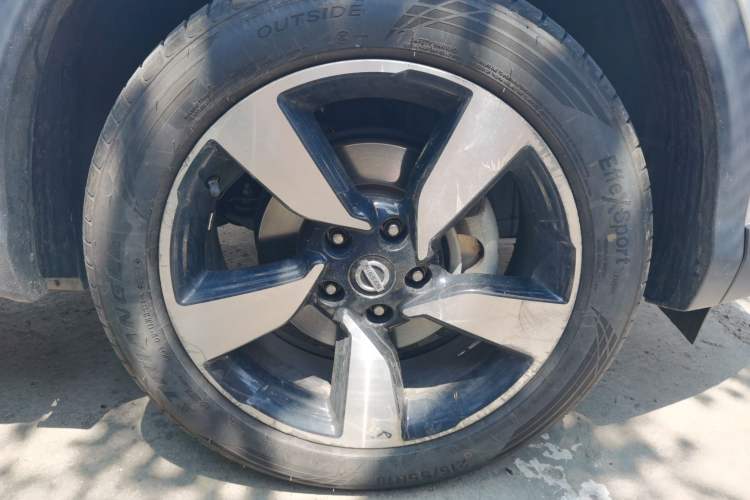 Used Nissan Qashqai 2017 2.0L CVT Luxury Edition China V Standard Right Front Wheel Hub