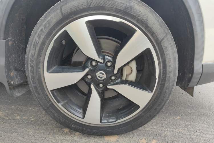 Used Nissan Qashqai 2017 2.0L CVT Luxury Edition China V Standard Right Front Wheel Hub