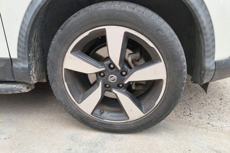Used Nissan Qashqai 2017 2.0L CVT Luxury Edition China V Standard Right Front Wheel Hub