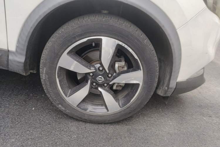 Used Nissan Qashqai 2017 2.0L CVT Luxury Edition China V Standard Right Front Wheel Hub