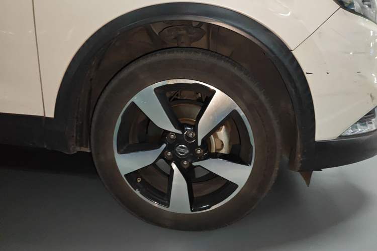 Used Nissan Qashqai 2017 2.0L CVT Luxury Edition China V Standard Right Front Wheel Hub