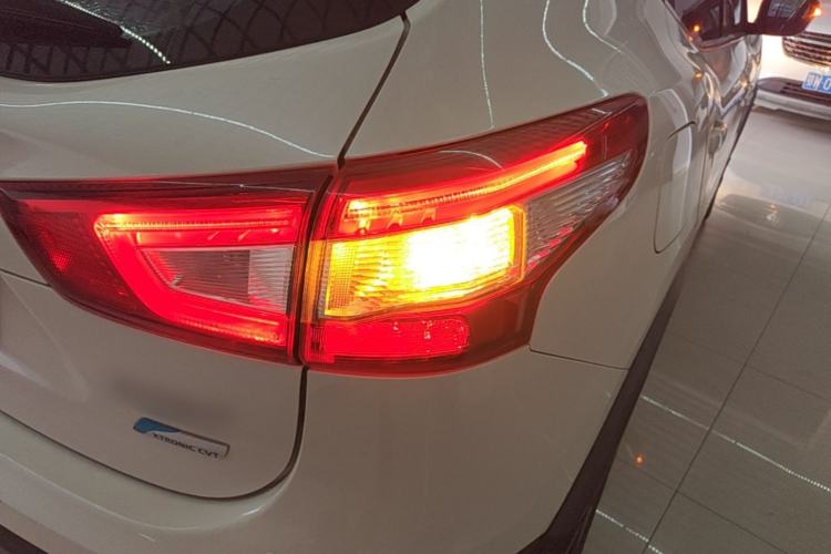 Used Nissan Qashqai 2017 2.0L CVT Elite Edition China V Standard Right Rear Taillight