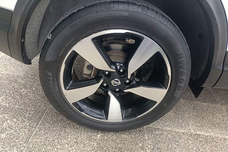 Used Nissan Qashqai 2017 2.0L CVT Luxury Edition China V Standard Right Rear Wheel Hub