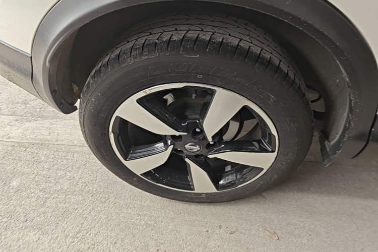 Used Nissan Qashqai 2017 2.0L CVT Luxury Edition China VI Standard Right Rear Wheel Hub