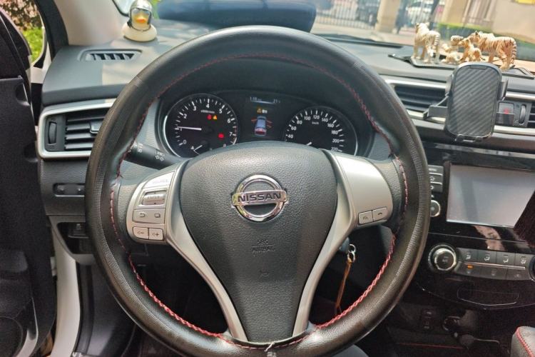 Used Nissan Qashqai 2017 2.0L CVT Elite Edition China V Standard Steering Wheel