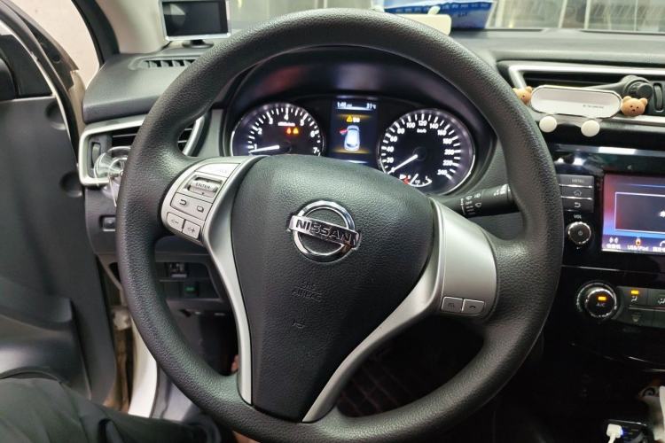 Used Nissan Qashqai 2017 2.0L CVT Elite Edition China V Standard Steering Wheel