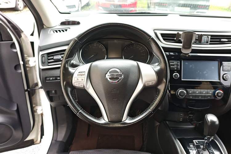 Used Nissan Qashqai 2017 2.0L CVT Smart Enjoyment Version China V Standard Steering Wheel