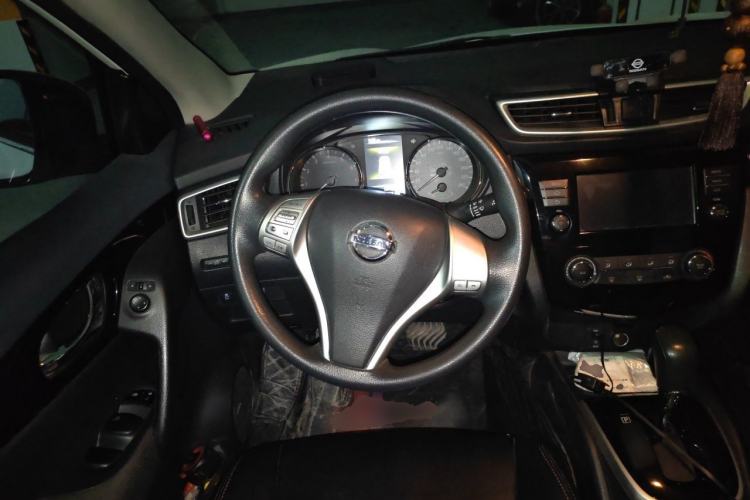 Used Nissan Qashqai 2017 2.0L CVT Elite Edition China V Standard Steering Wheel