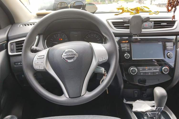 Used Nissan Qashqai 2017 2.0L CVT Elite Edition China V Standard Steering Wheel