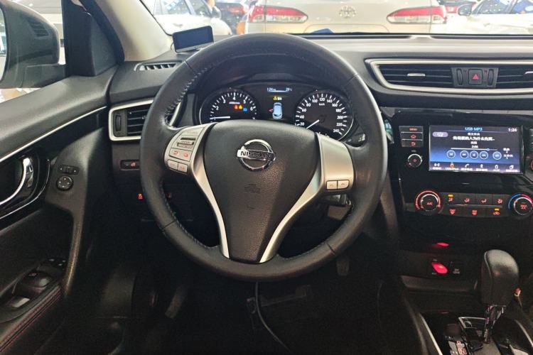 Used Nissan Qashqai 2017 2.0L CVT Smart Enjoyment Version China VI Standard Steering Wheel