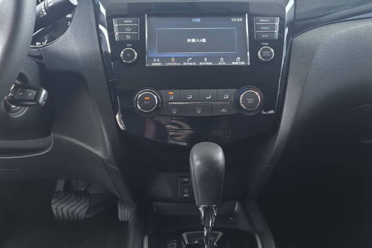 Used Nissan Qashqai 2017 2.0L CVT Smart Enjoyment Version China VI Standard Steering Wheel