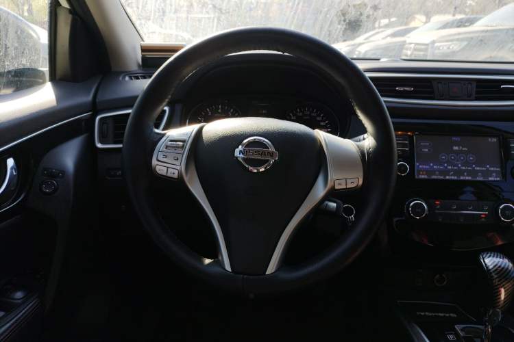 Used Nissan Qashqai 2017 2.0L CVT Smart Enjoyment Version China V Standard Steering Wheel