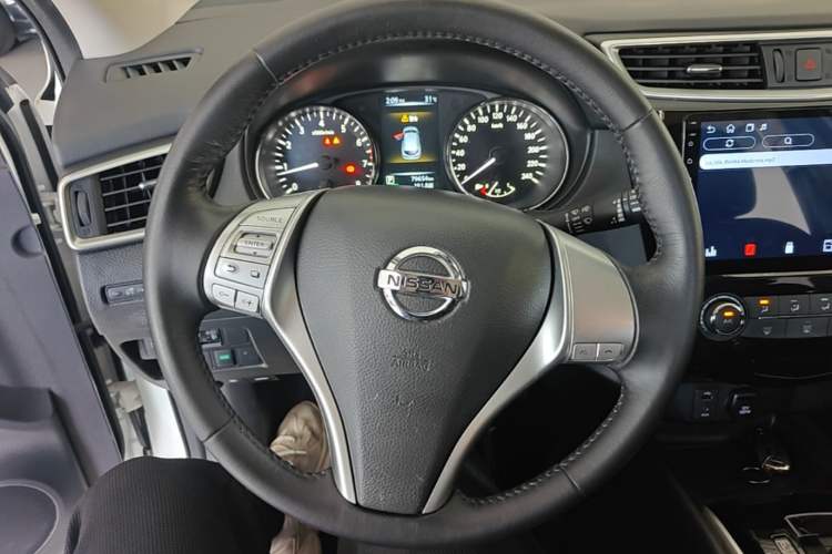 Used Nissan Qashqai 2017 2.0L CVT Smart Enjoyment Version China V Standard Steering Wheel