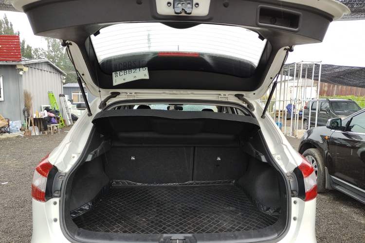 Used Nissan Qashqai 2017 2.0L CVT Smart Enjoyment Version China VI Standard Trunk
