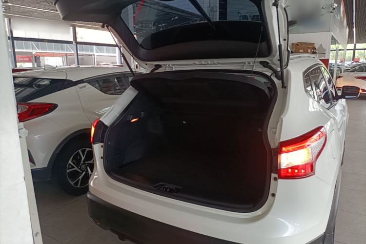 Used Nissan Qashqai 2017 2.0L CVT Smart Enjoyment Version China V Standard Trunk