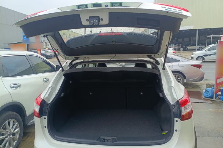 Used Nissan Qashqai 2017 2.0L CVT Smart Enjoyment Version China V Standard Trunk