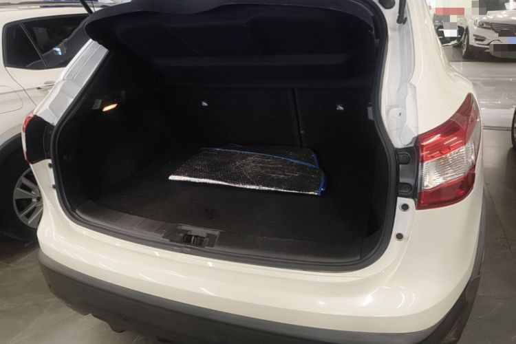 Used Nissan Qashqai 2017 2.0L CVT Smart Enjoyment Version China V Standard Trunk