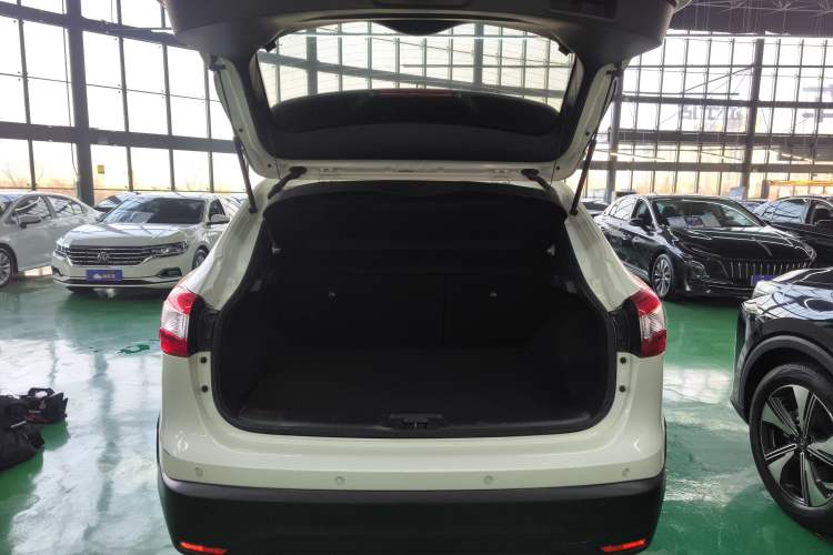 Used Nissan Qashqai 2017 2.0L CVT Smart Enjoyment Version China V Standard Trunk