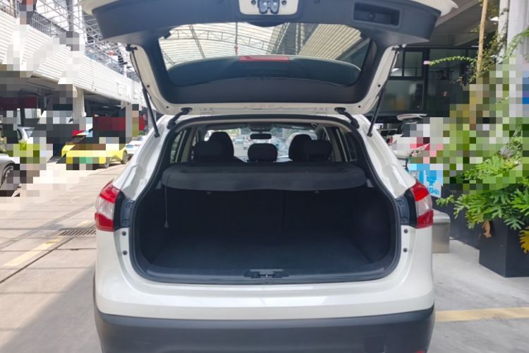 Used Nissan Qashqai 2017 2.0L CVT Elite Edition China V Standard Trunk