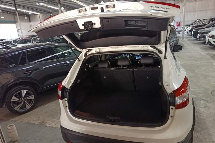 Used Nissan Qashqai 2017 2.0L CVT Smart Enjoyment Version China VI Standard Trunk