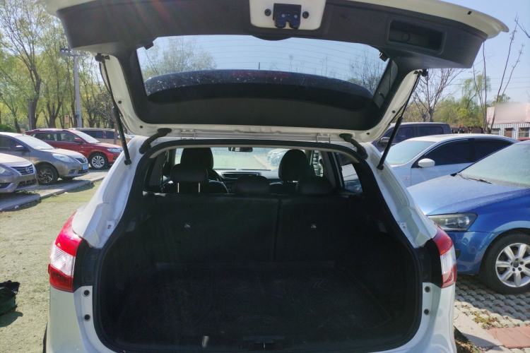 Used Nissan Qashqai 2017 2.0L CVT Smart Enjoyment Version China V Standard Trunk