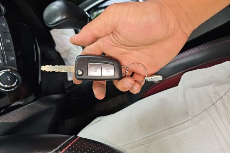 Used Nissan Qashqai 2017 2.0L CVT Smart Enjoyment Version China V Standard Vehicle Key