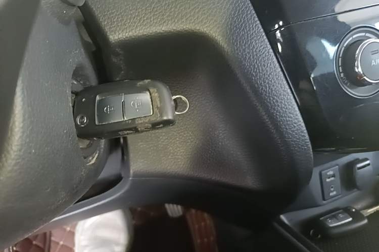 Used Nissan Qashqai 2017 2.0L CVT Smart Enjoyment Version China V Standard Vehicle Key