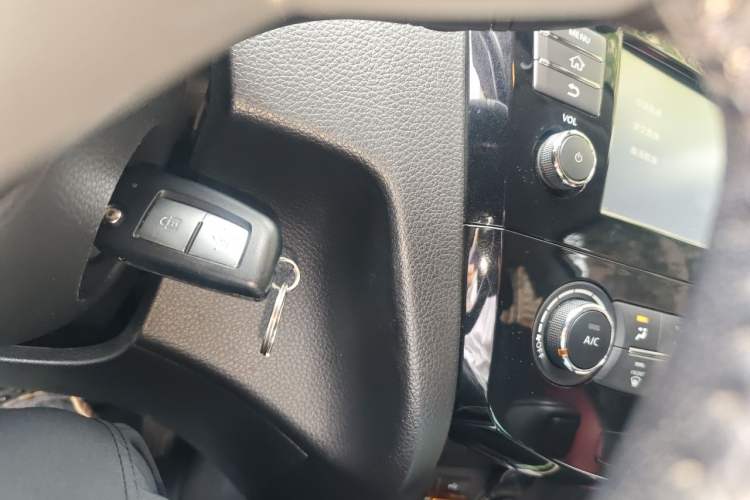 Used Nissan Qashqai 2017 2.0L CVT Smart Enjoyment Version China V Standard Vehicle Key