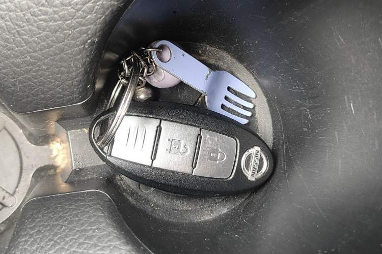 Used Nissan Qashqai 2017 2.0L CVT Luxury Edition China VI Standard Vehicle Key