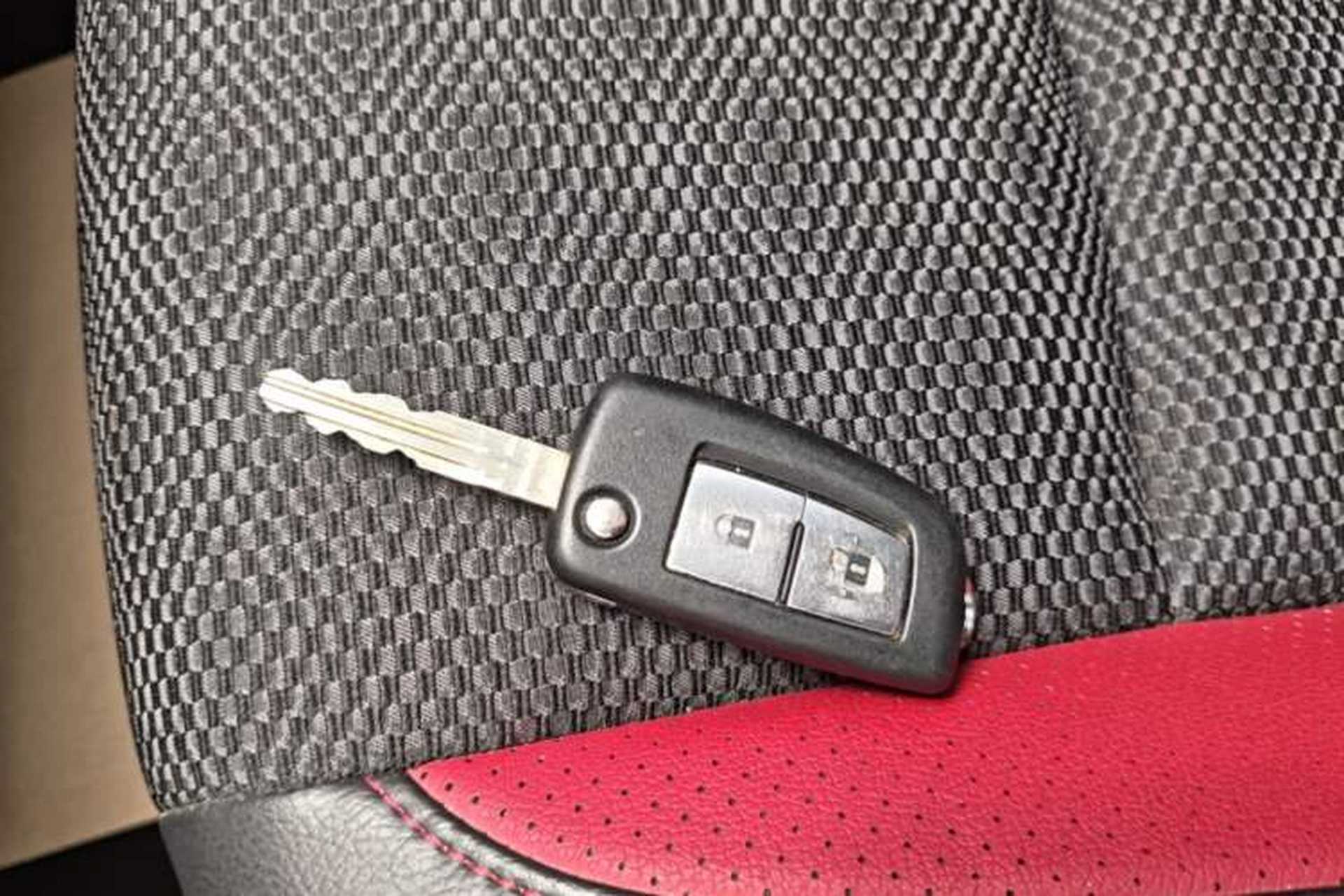 Used Nissan Qashqai 2017 2.0L CVT Smart Enjoyment Version China V Standard Vehicle Key