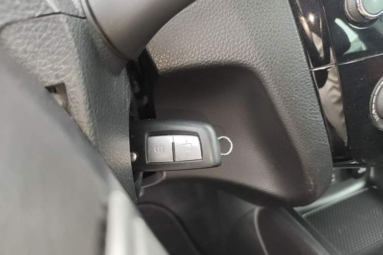 Used Nissan Qashqai 2017 2.0L CVT Smart Enjoyment Version China V Standard Vehicle Key