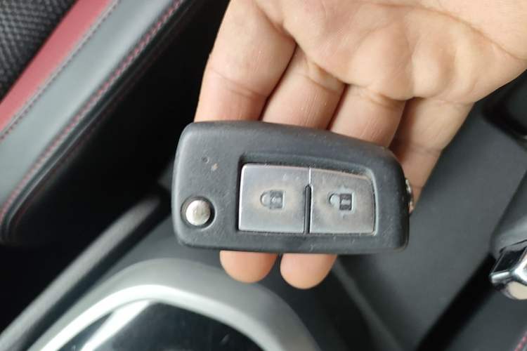 Used Nissan Qashqai 2017 2.0L CVT Smart Enjoyment Version China V Standard Vehicle Key