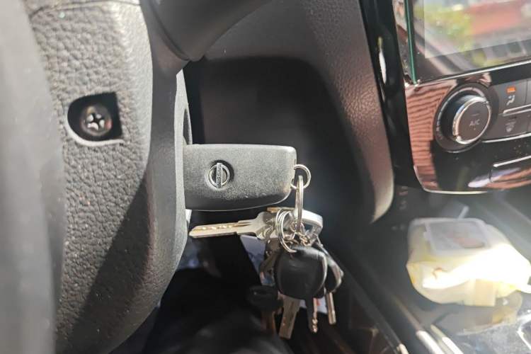 Used Nissan Qashqai 2017 2.0L CVT Elite Edition China V Standard Vehicle Key