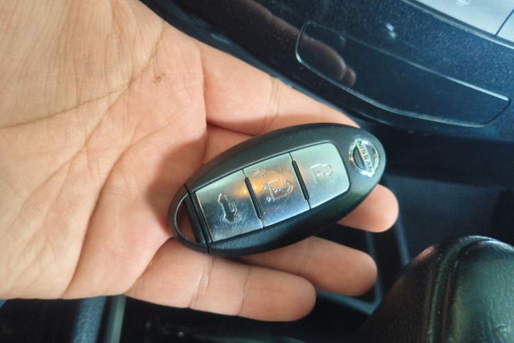 Used Nissan Qashqai 2017 2.0L CVT Smart Enjoyment Version China V Standard Vehicle Key