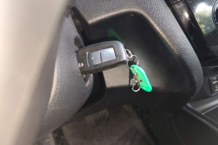 Used Nissan Qashqai 2017 2.0L CVT Smart Enjoyment Version China V Standard Vehicle Key
