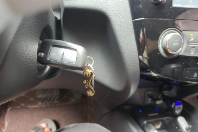 Used Nissan Qashqai 2017 2.0L CVT Smart Enjoyment Version China V Standard Vehicle Key
