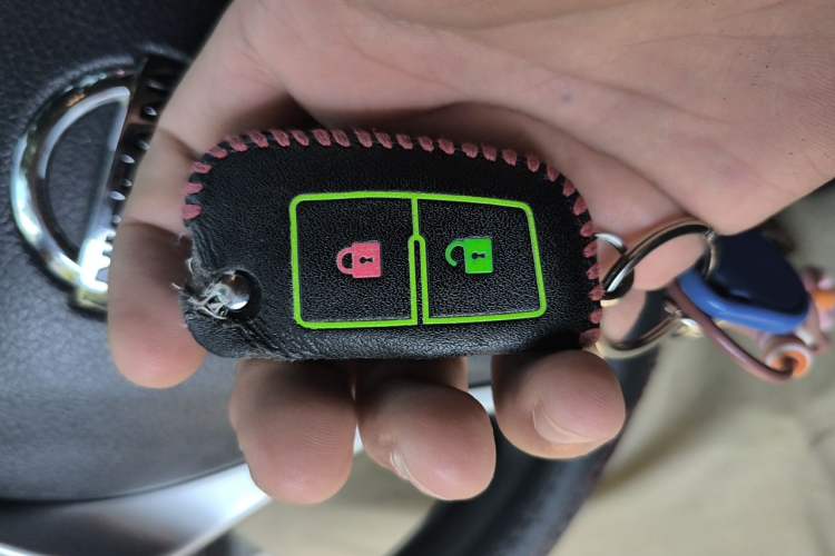 Used Nissan Qashqai 2017 2.0L CVT Elite Edition China V Standard Vehicle Key