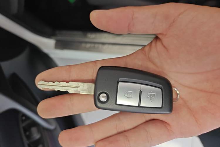 Used Nissan Qashqai 2017 2.0L CVT Smart Enjoyment Version China V Standard Vehicle Key