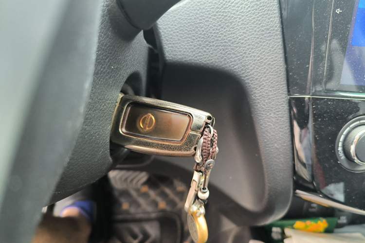 Used Nissan Qashqai 2017 2.0L CVT Smart Enjoyment Version China VI Standard Vehicle Key
