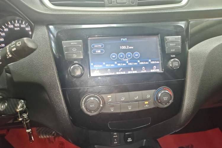 Used Nissan Qashqai 2017 2.0L CVT Smart Enjoyment Version China V Standard Audio And AC Panel