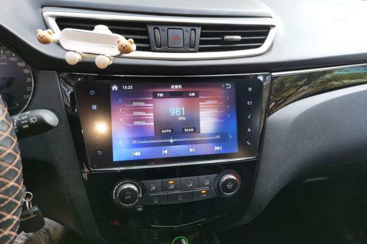 Used Nissan Qashqai 2017 2.0L CVT Smart Enjoyment Version China V Standard Audio And AC Panel
