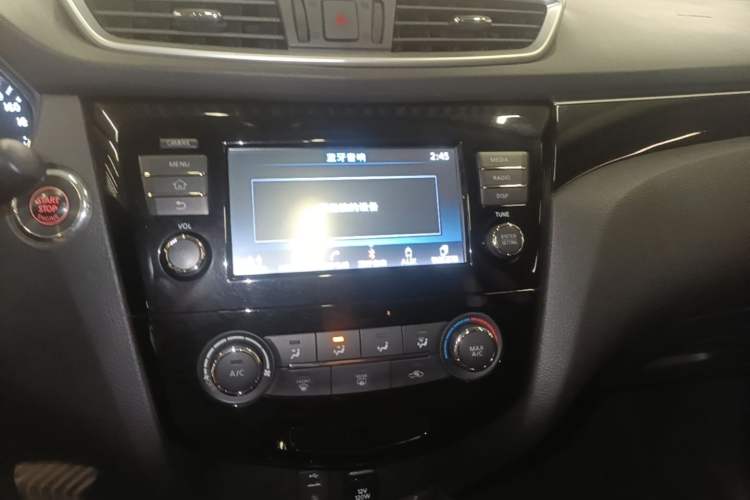 Used Nissan Qashqai 2017 2.0L CVT Luxury Edition China VI Standard Audio And AC Panel
