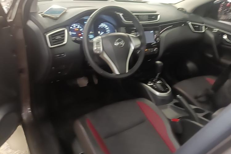 Used Nissan Qashqai 2017 2.0L CVT Luxury Edition China VI Standard Center Console