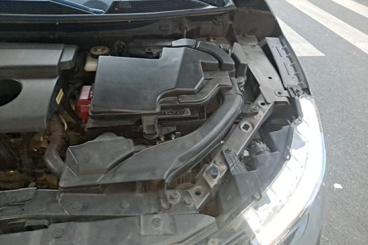 Used Nissan Qashqai 2017 2.0L CVT Smart Enjoyment Version China VI Standard Engine Bay Left