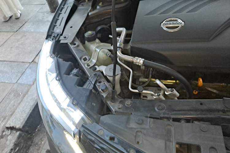 Used Nissan Qashqai 2017 2.0L CVT Smart Enjoyment Version China VI Standard Engine Bay Right