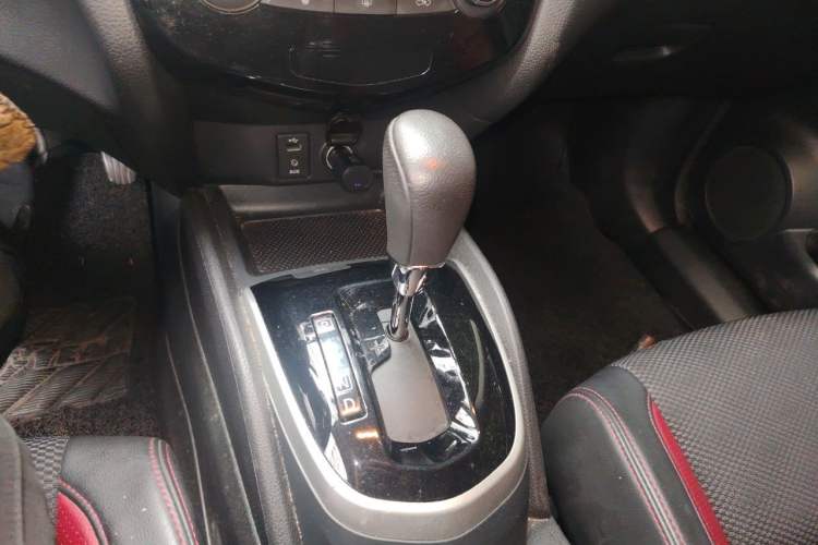 Used Nissan Qashqai 2017 2.0L CVT Smart Enjoyment Version China V Standard Gear Lever