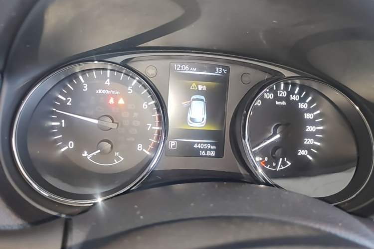 Used Nissan Qashqai 2017 2.0L CVT Smart Enjoyment Version China V Standard Instrument Cluster